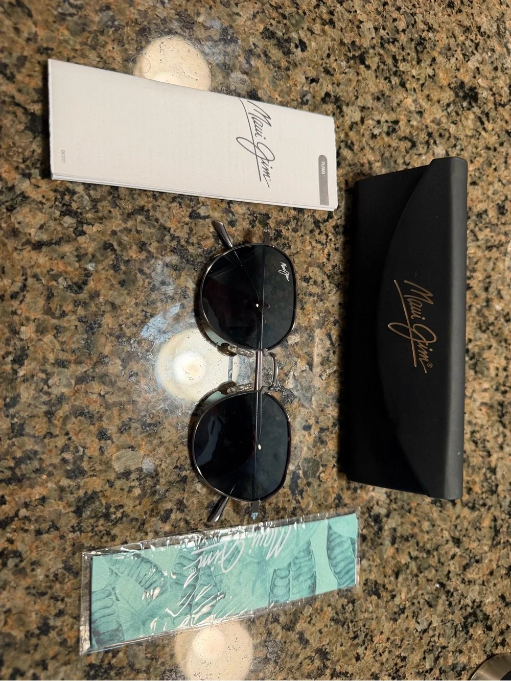 Brand New w/ Case MAUI JIM Island Eyes Grey Black Sunglasses Retail $429